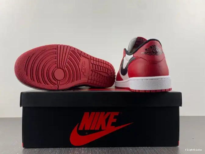 705329-600 Chicago 1 Jordan Retro Low Air 0614